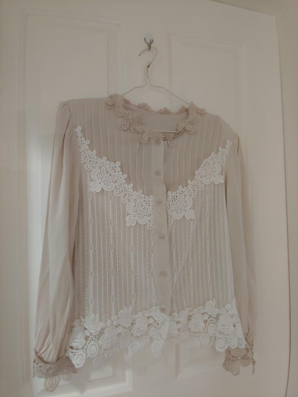 레이스블라우스 (새상품/가을특가)