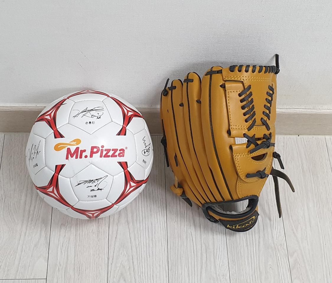 국가대표 사인 축구공과 야구 글러브 팝니다