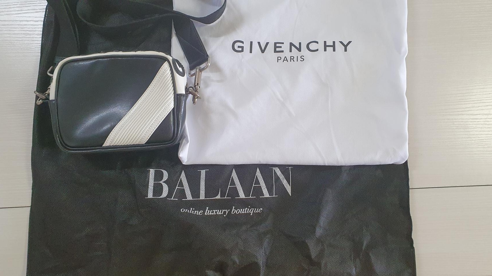 정품)지방시 미니 크로스백