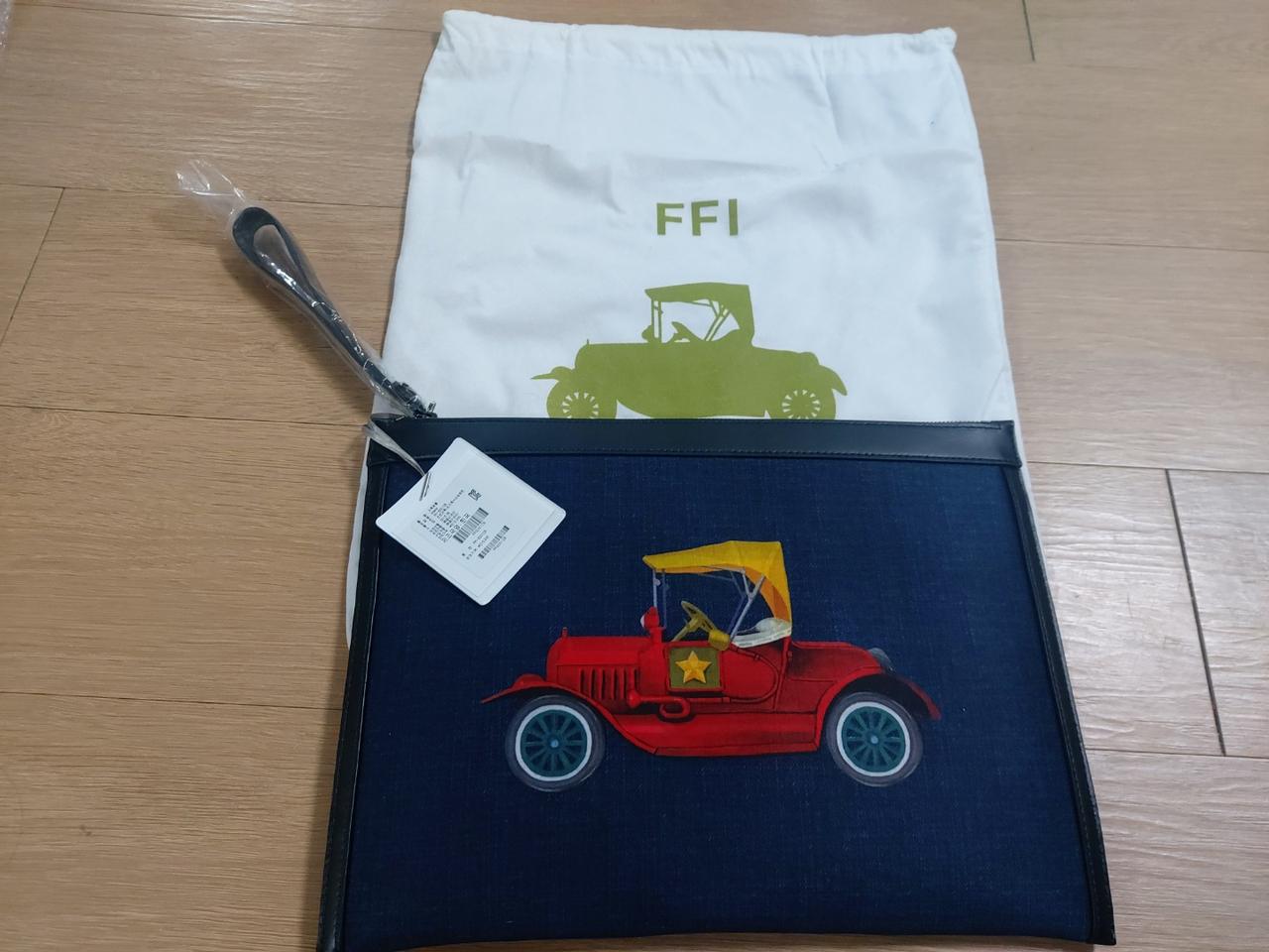 [새제품] FFI클러치백 팝니다