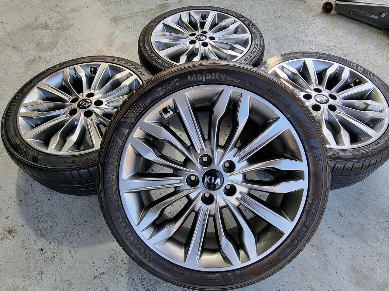 K7 프리미엄 19인치 2454019 휠타이어 팝니다