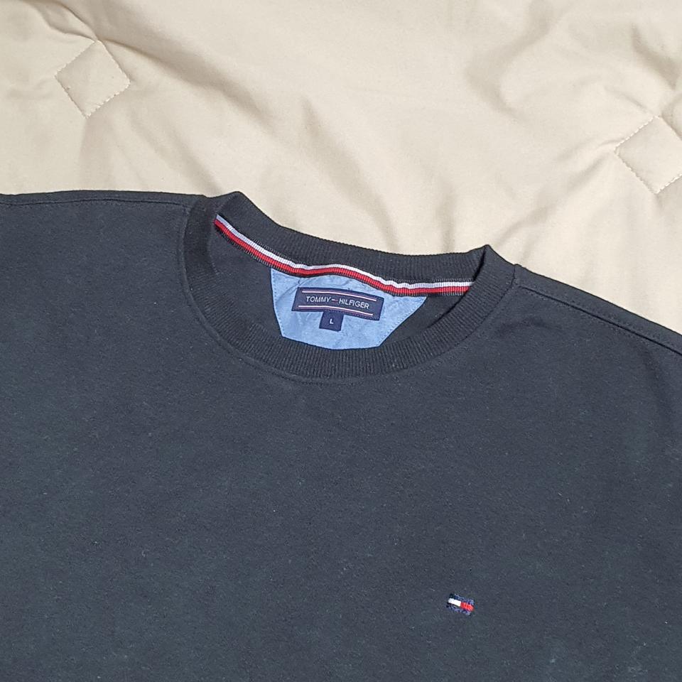 타미힐피거 블랙 맨투맨