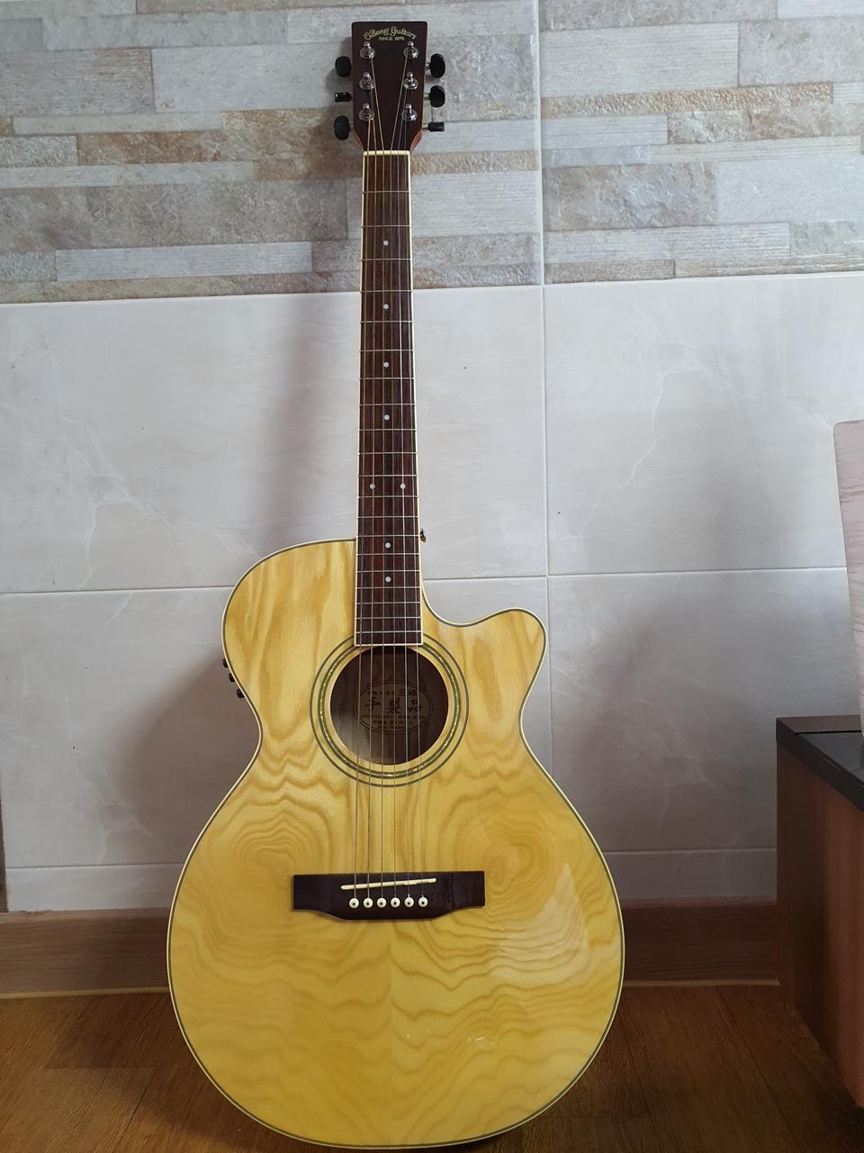 오봉 수제 기타 마르스