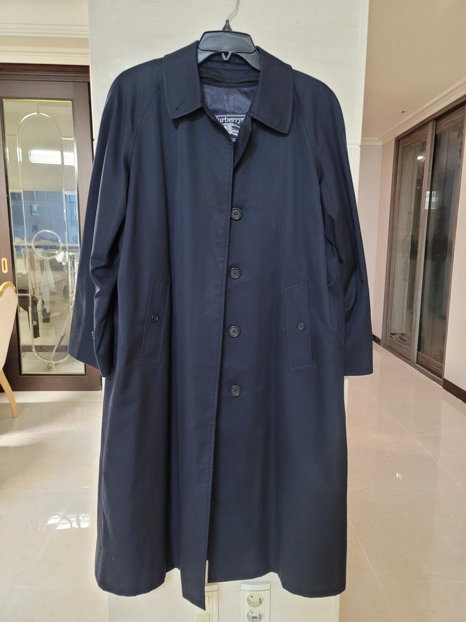 정품 버버리 네이비코트  77사이즈 새제품수준