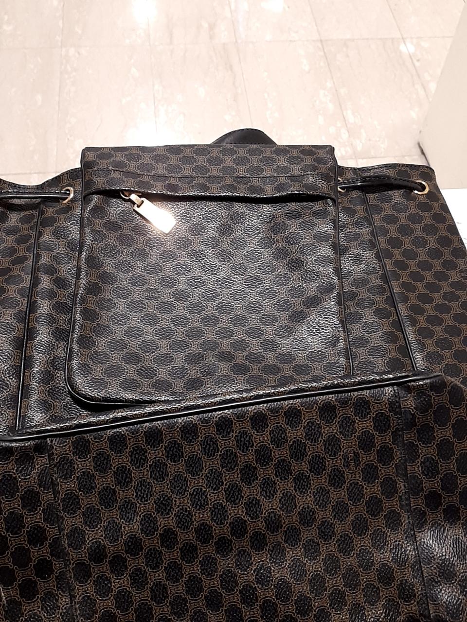 셀린느정품 백팩입니다