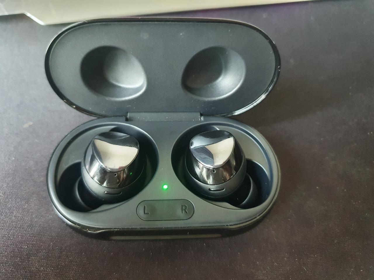 버즈 플러스 블랙 이번주내로 안팔리면 업체에 팝니다