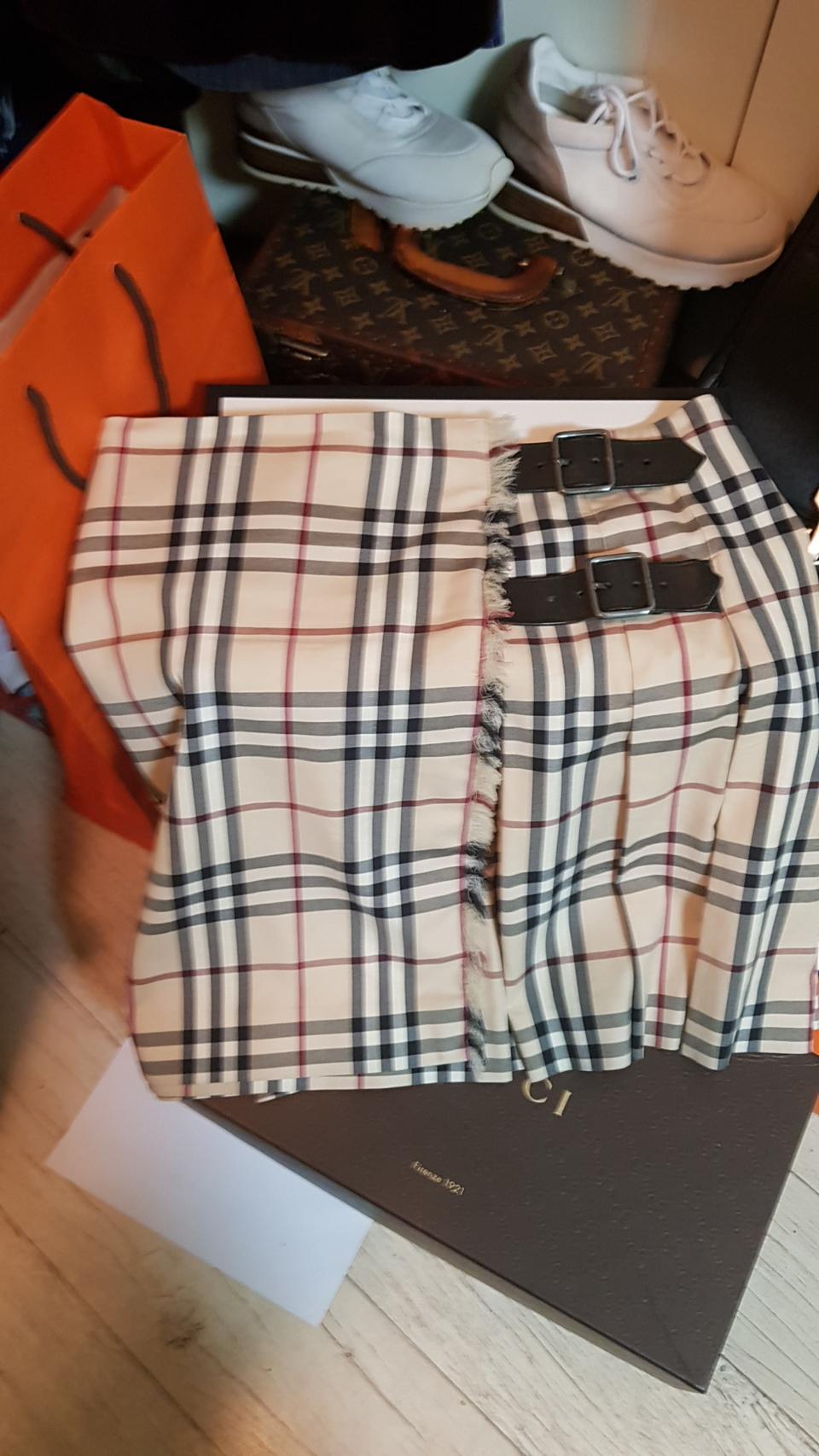 버버리 정품스커트 팔아요~