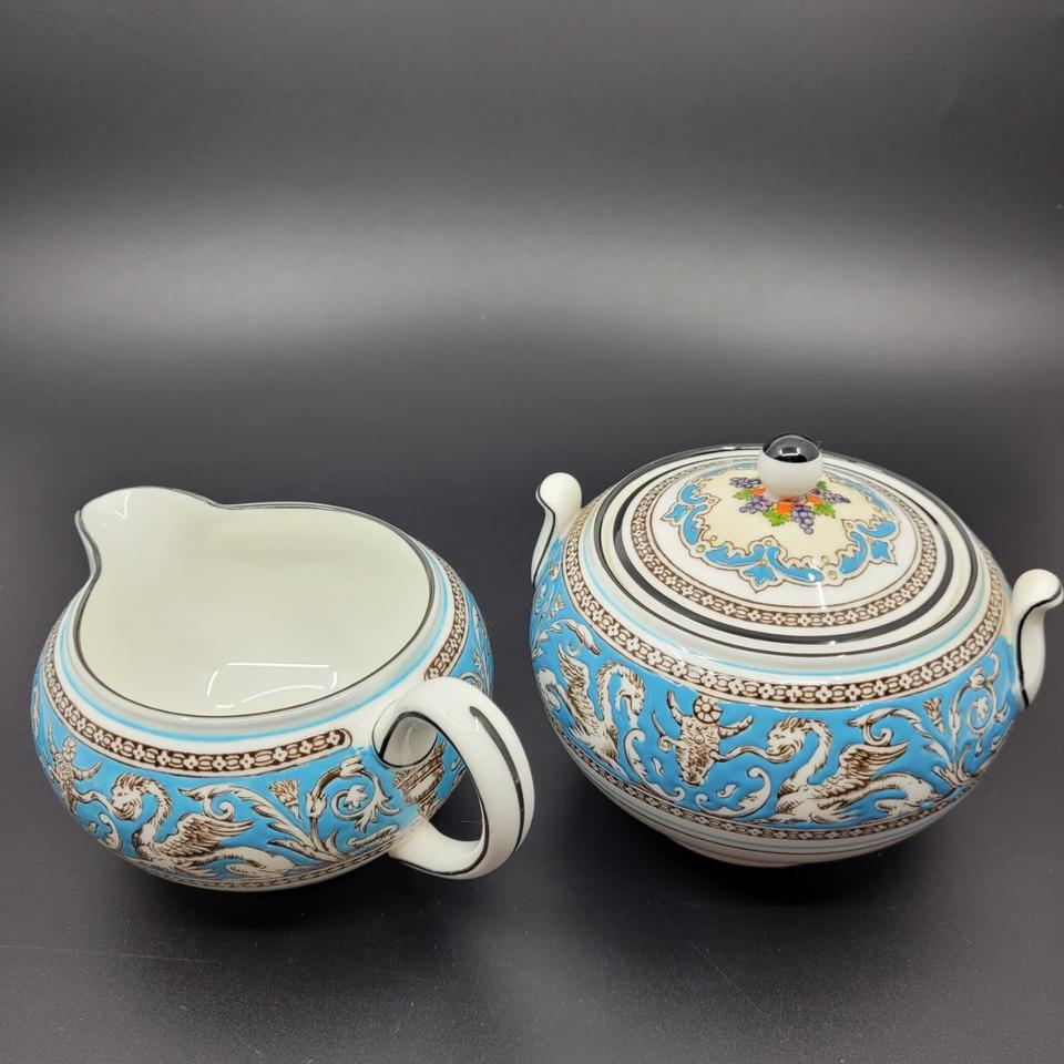 웨지우드 플로렌틴터콰즈 슈가볼과 크리머