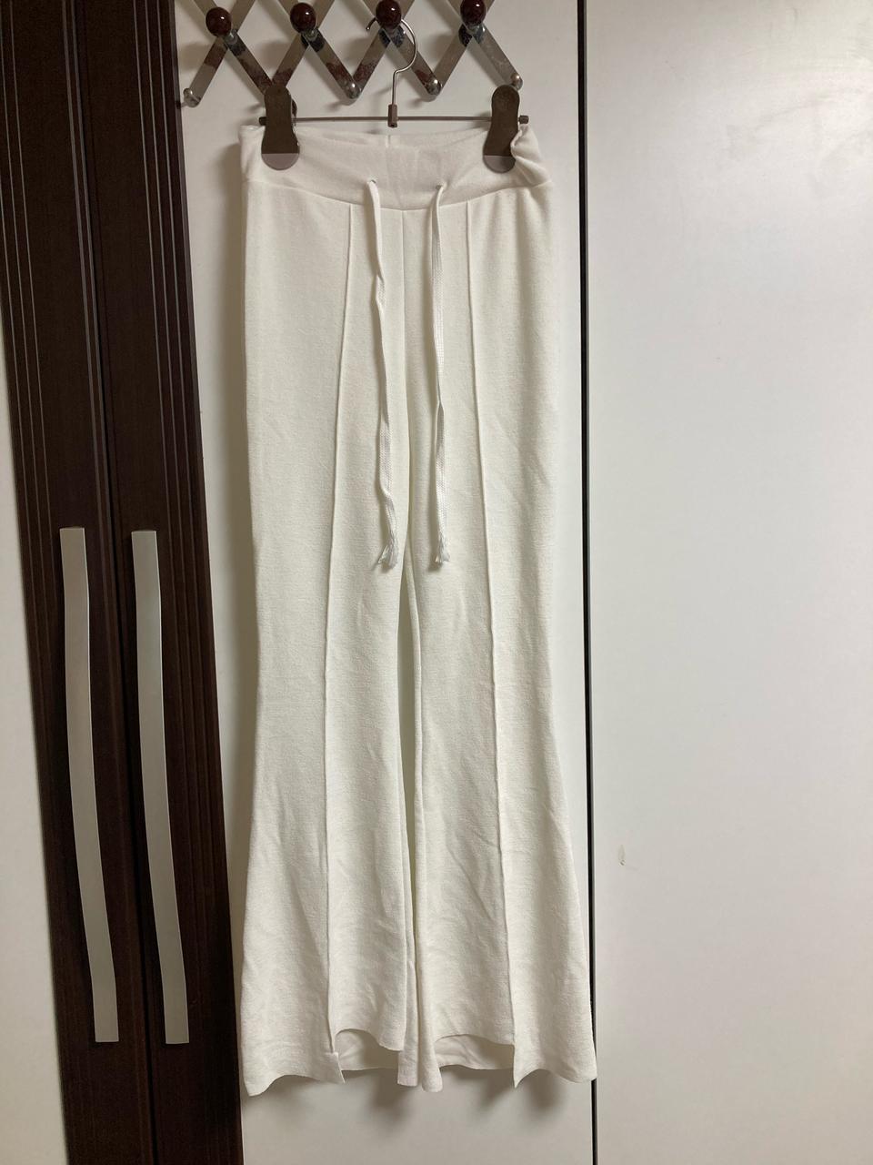 부츠컷 화이트 팬츠(스판O,미착용 상품)