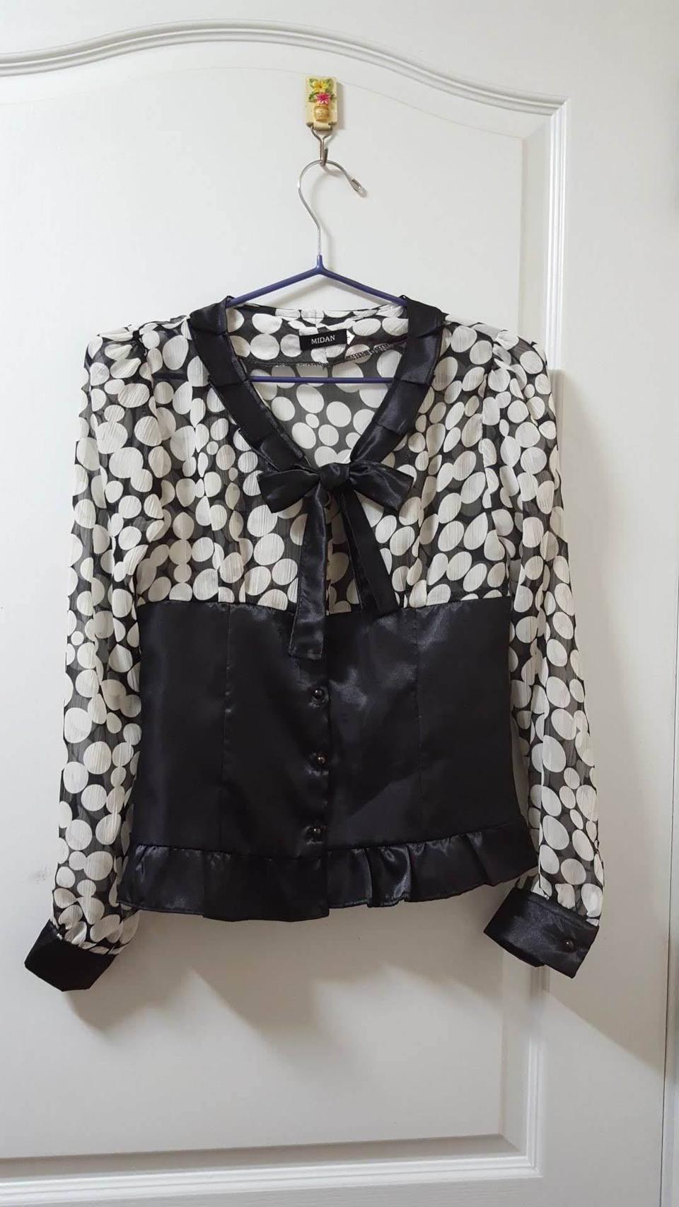 [S] 땡땡이 블라우스