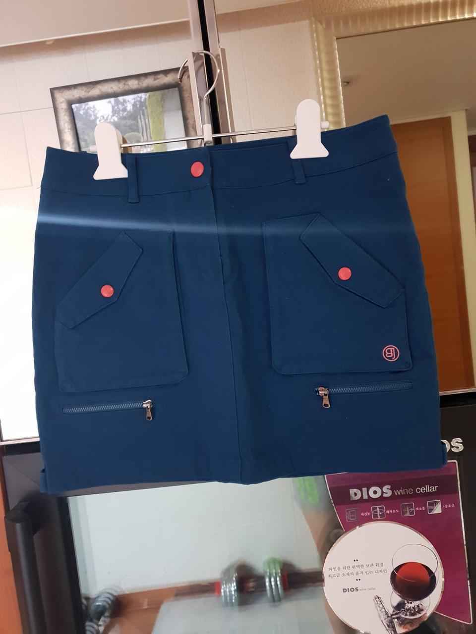 벤제프 골프치마 66사이즈입니다