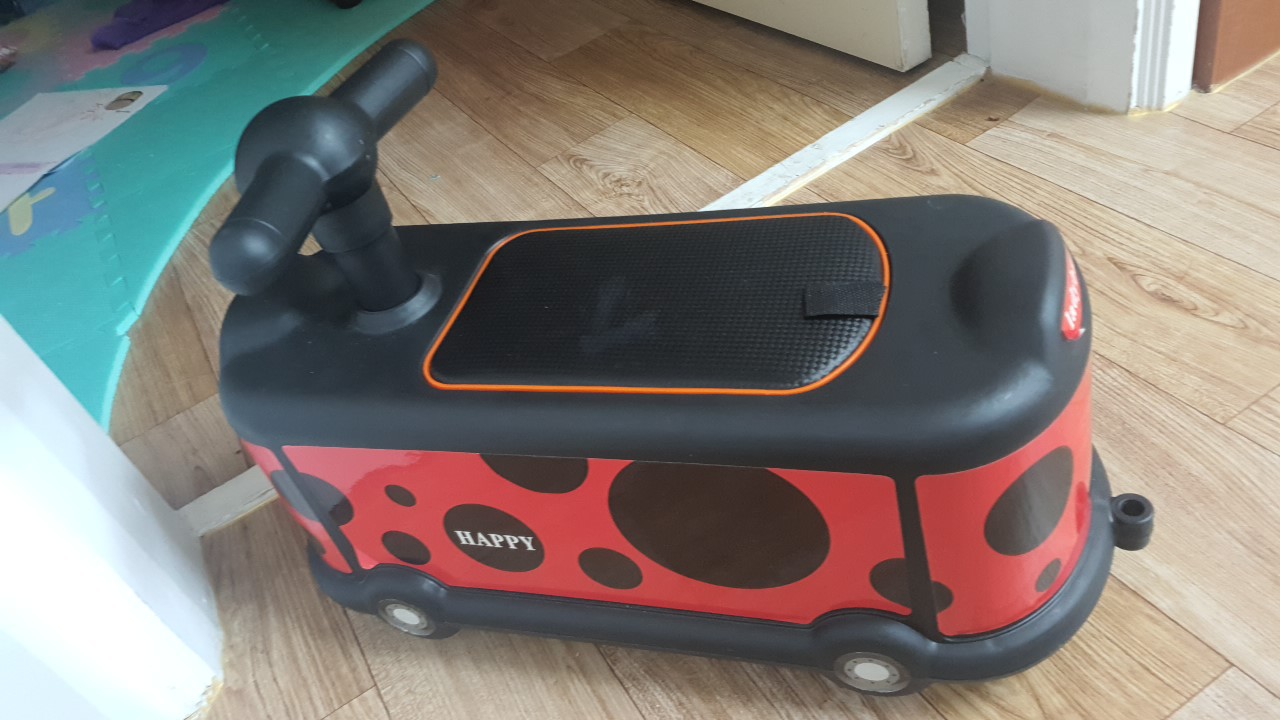 유아동자동차 무료나눔ㅡ택배비만 받고 드립니다