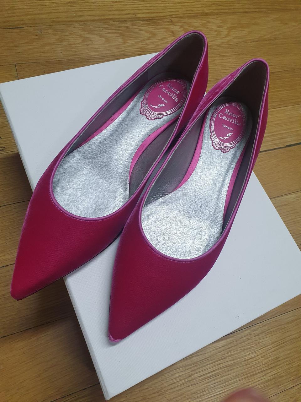 전지현착용브랜드  르네 까오벨라 구두(240)