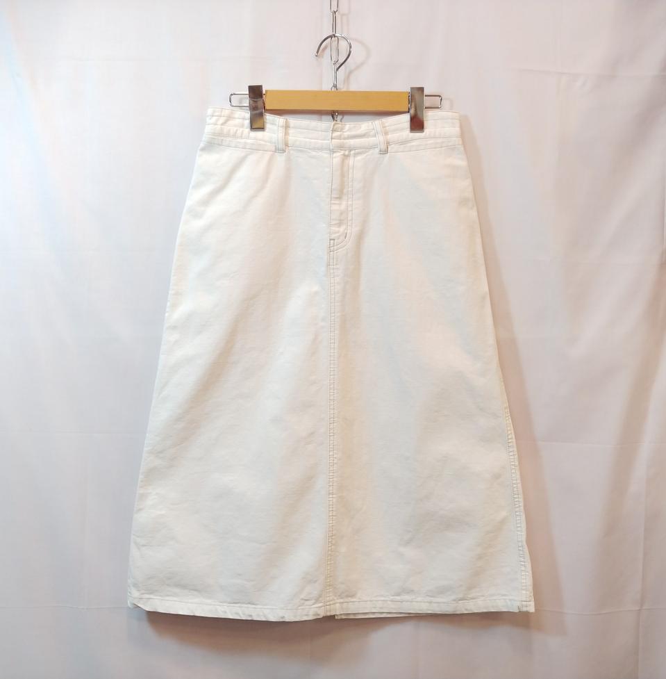 흰색 스커트