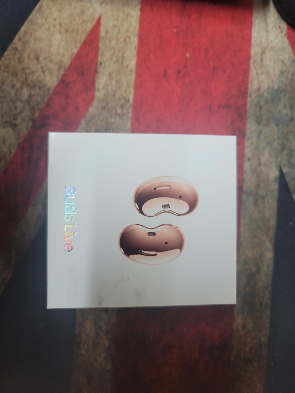 미개봉 새상품 버즈라이브 팝니다!