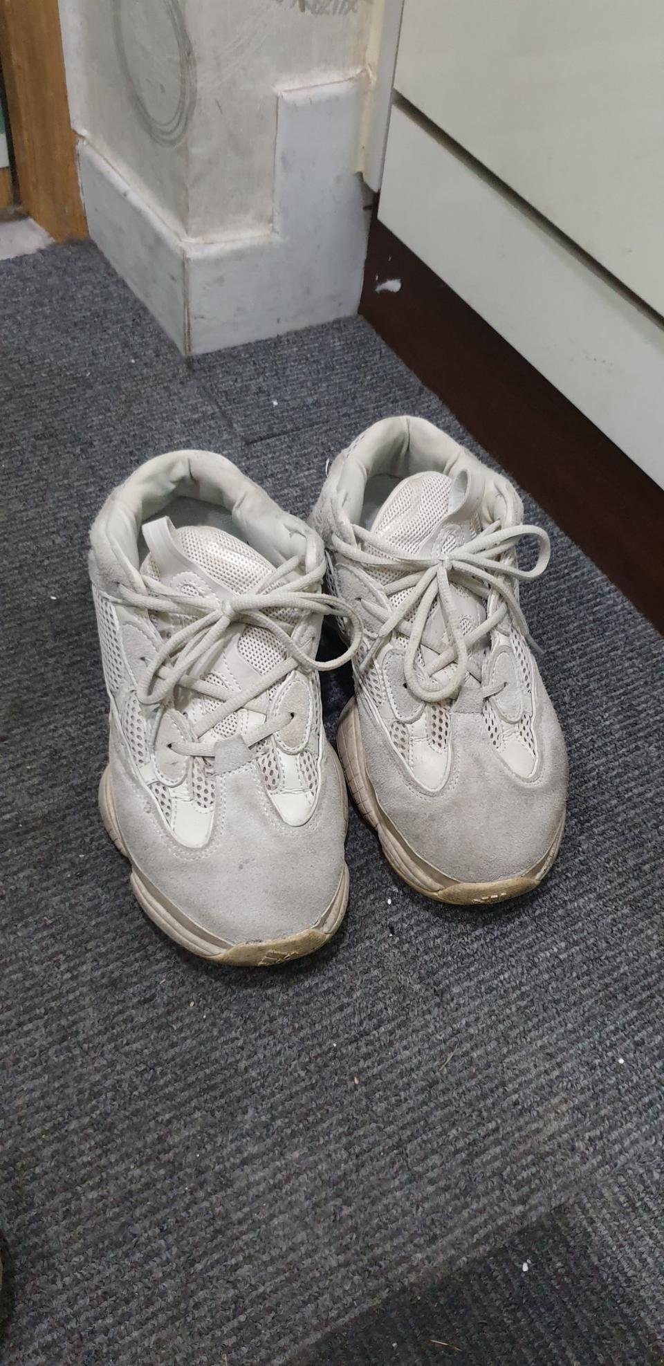 아디다스 이지부스트500