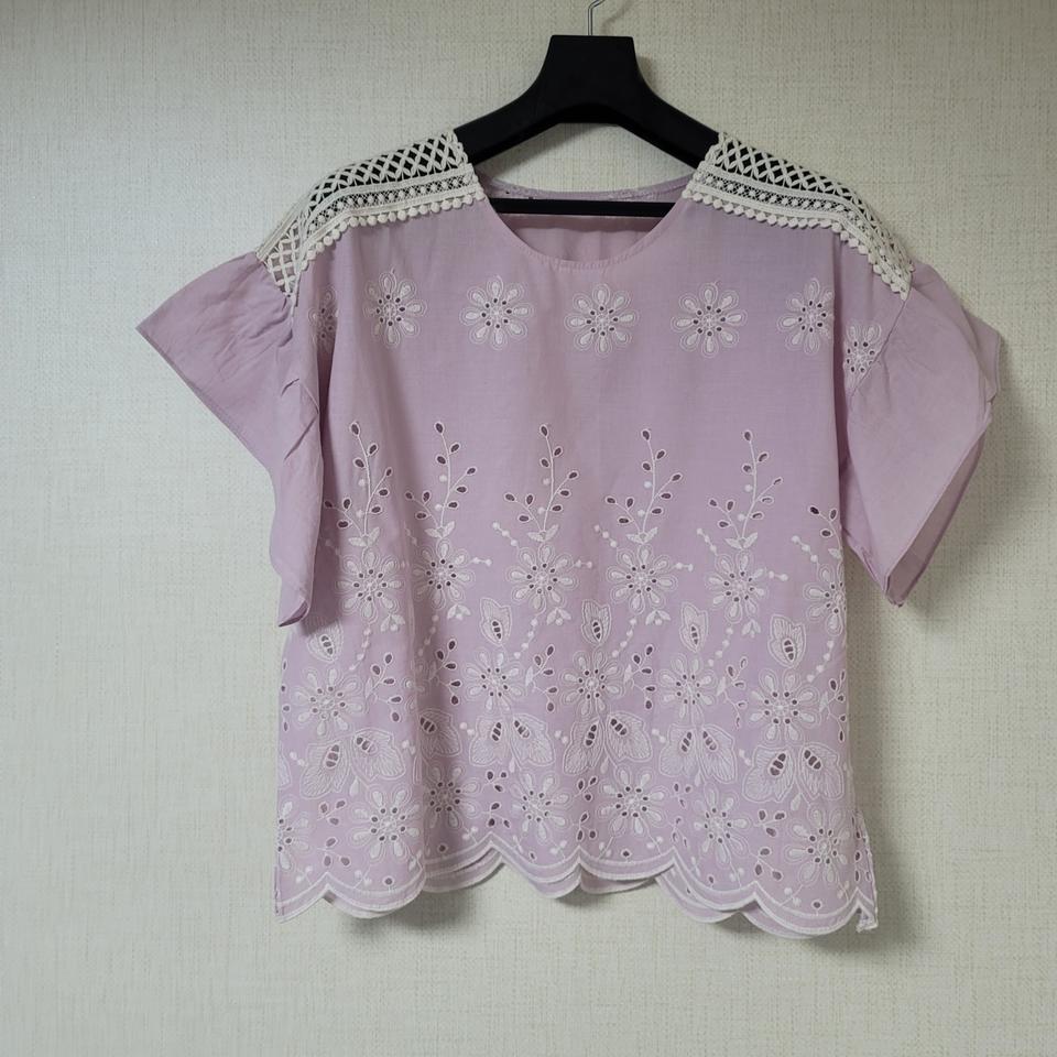 새옷만판매 펀칭 블라우스