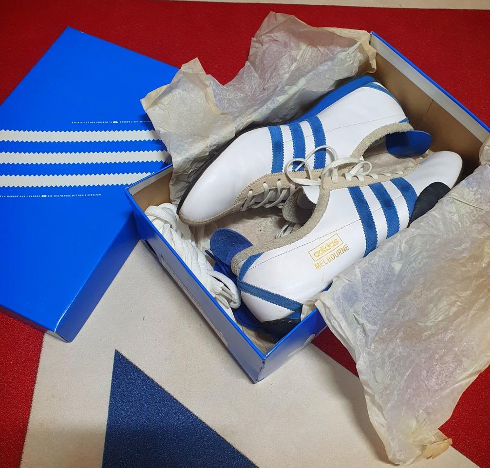 아디다스 멜버른 흰파