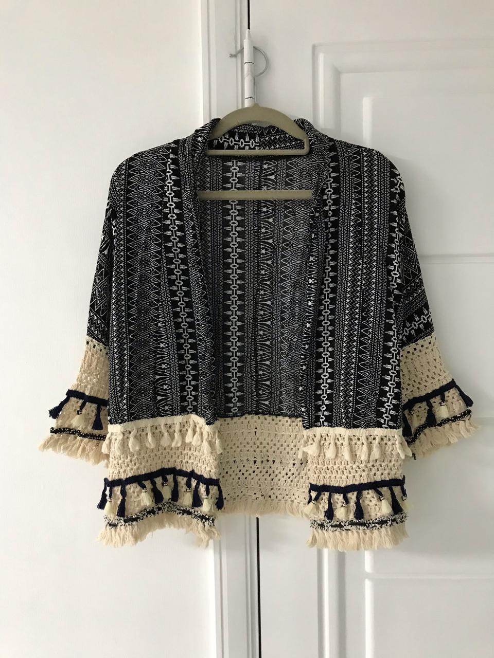 에스닉 테슬 가디건