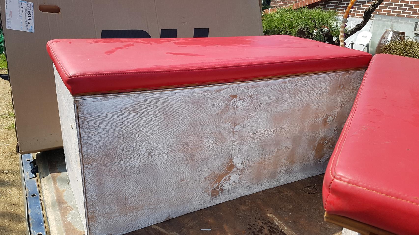 2인용 사물함겸용 의자 2개