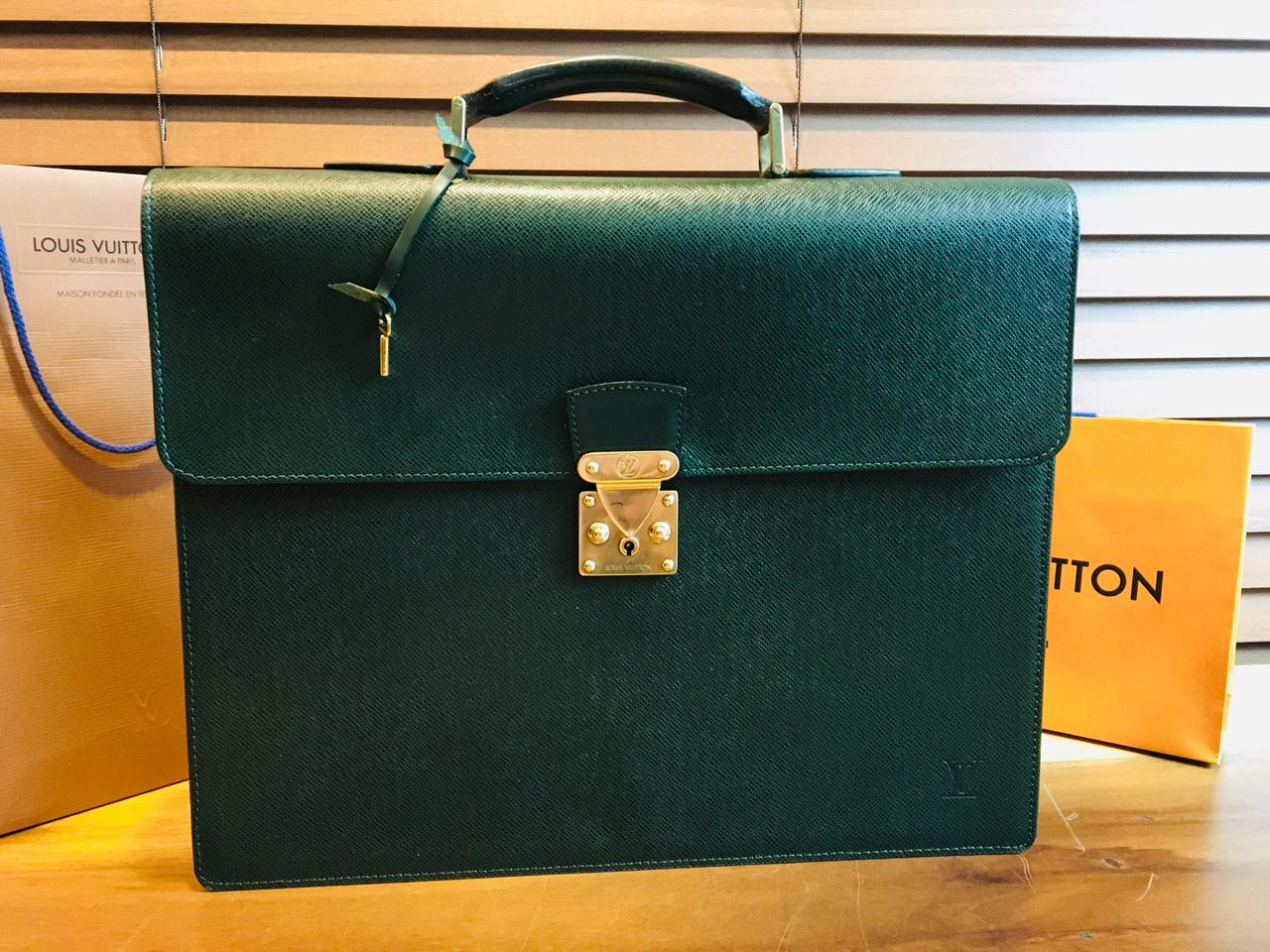 정품 루이비통 타이가 서류가방 노트북 가방