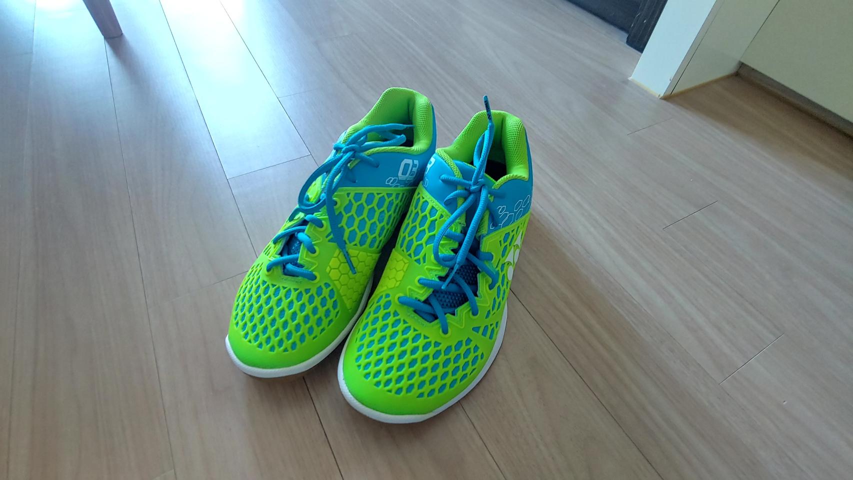 요넥스 배드민턴화