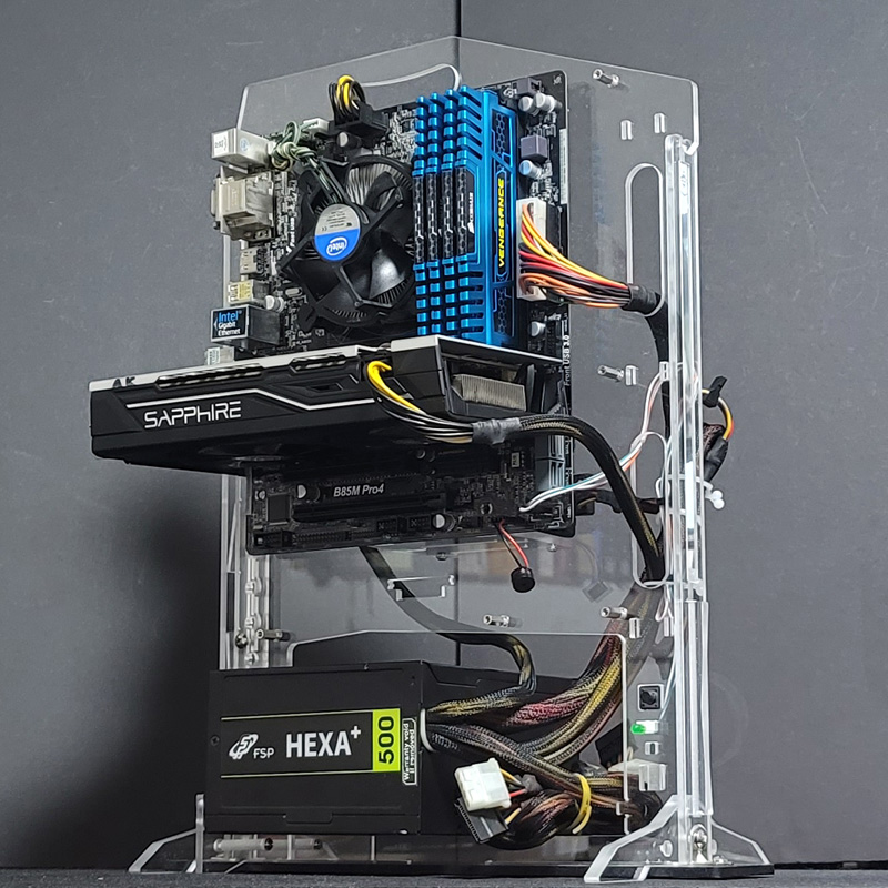 인텔 4세대 i7-4790 오픈형 아크릴 본체 팝니다.