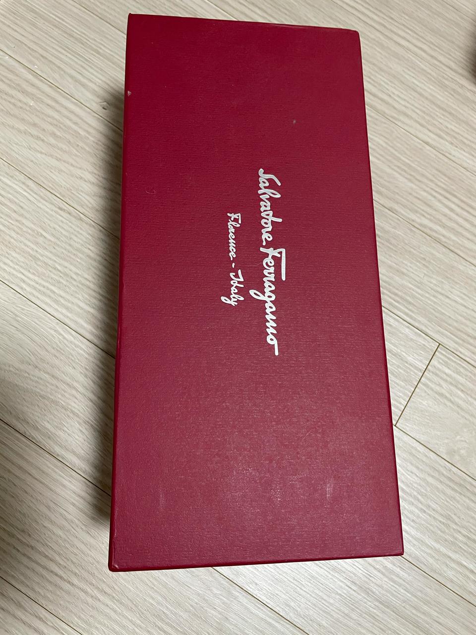 살바토레페라가모 케이스