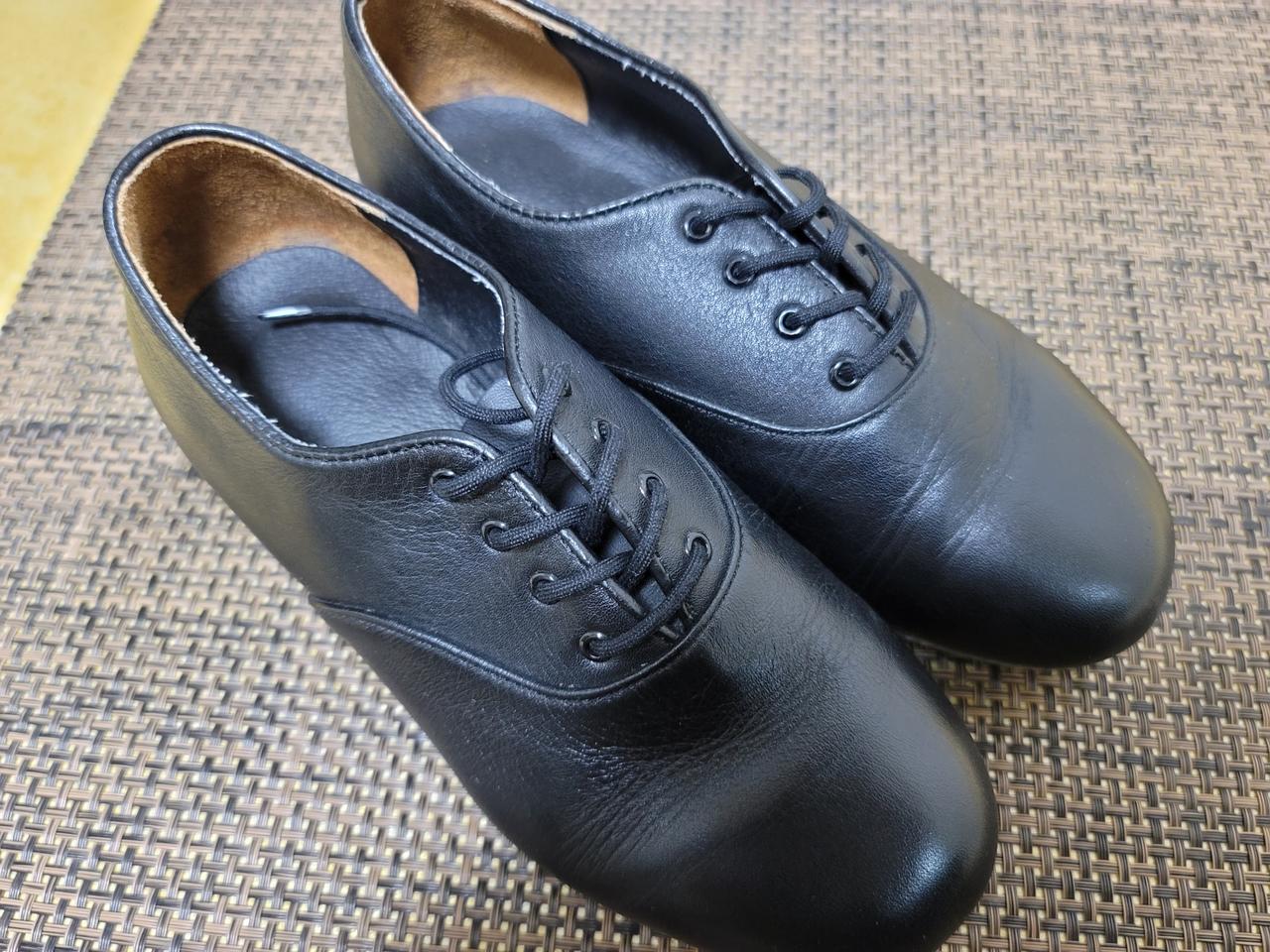 탭댄스화 230 발볼 넓음. 거의 새것