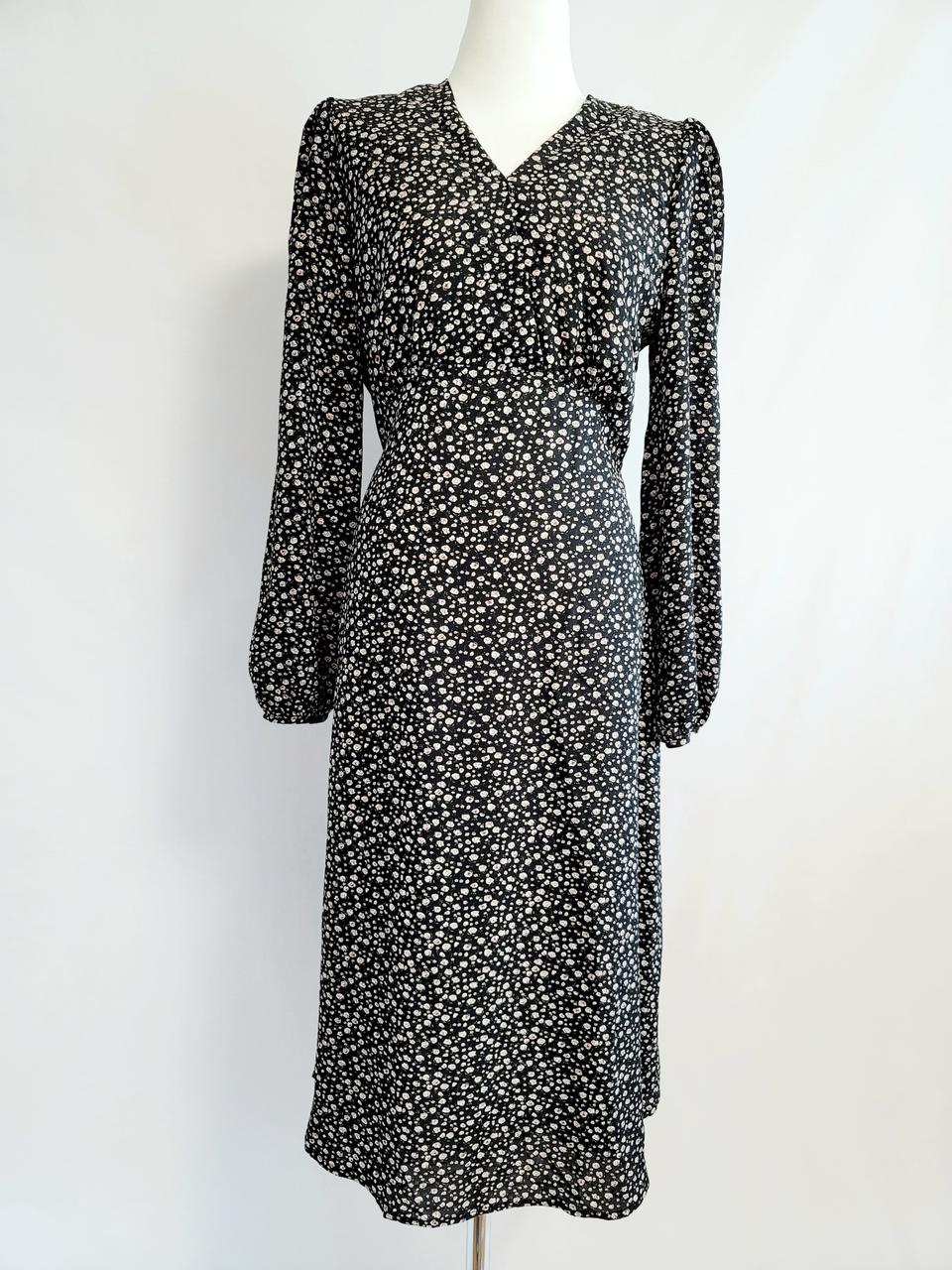 시원하고 부드러운 브이넥봄원피스