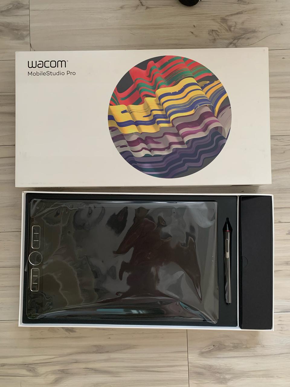 와콤 모바일 스튜디오 프로 13