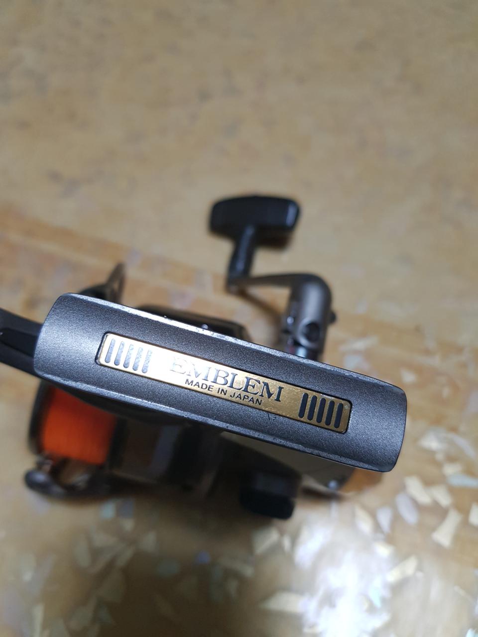 다이와앰블럼2500LB낚시릴판매