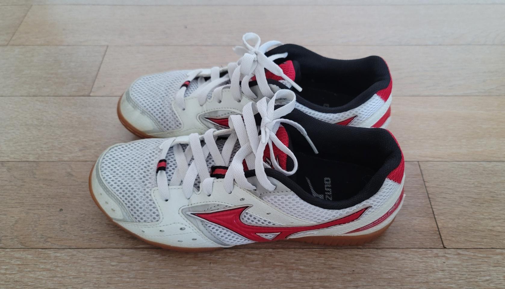 여성용 미즈노 탁구화 245mm 사이즈