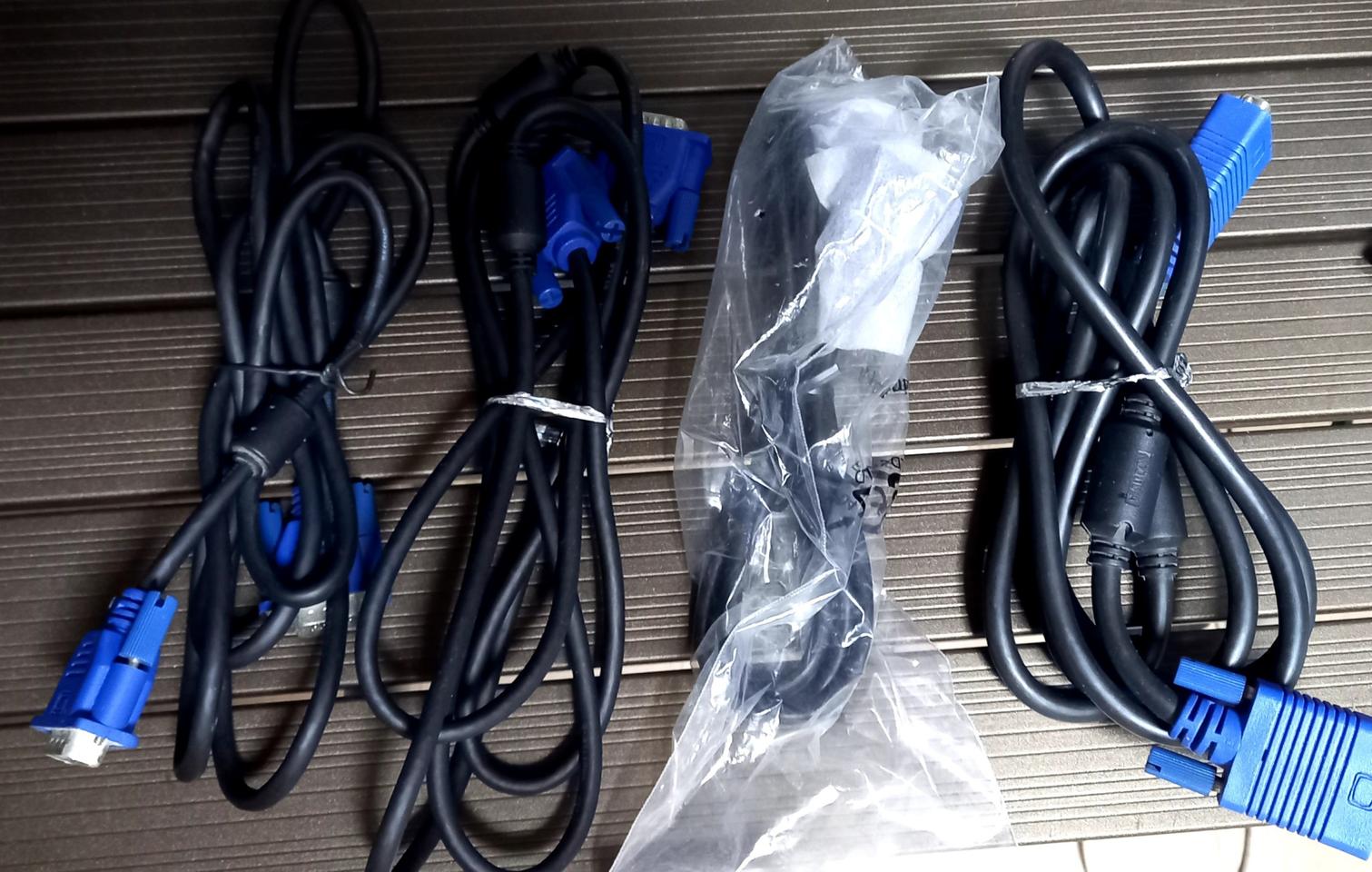 모니터선 or 젠더,에너자이저무수은건전지 lr44