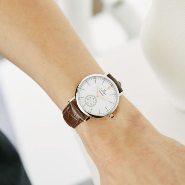 [미개봉] 다이아몬드 가죽 남성시계 새상품 최저가 팔아요! (무배)