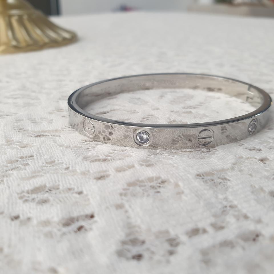 까르스팽글팔찌