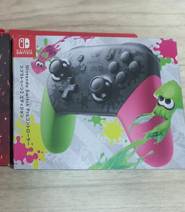 닌텐도 프로컨트롤러 제노블레이드 2 에디션  /스플레툰 프로컨트롤러 팝니