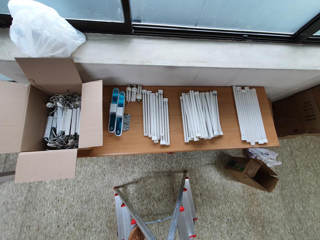 FPL형광전구, 등기구 및 안정기