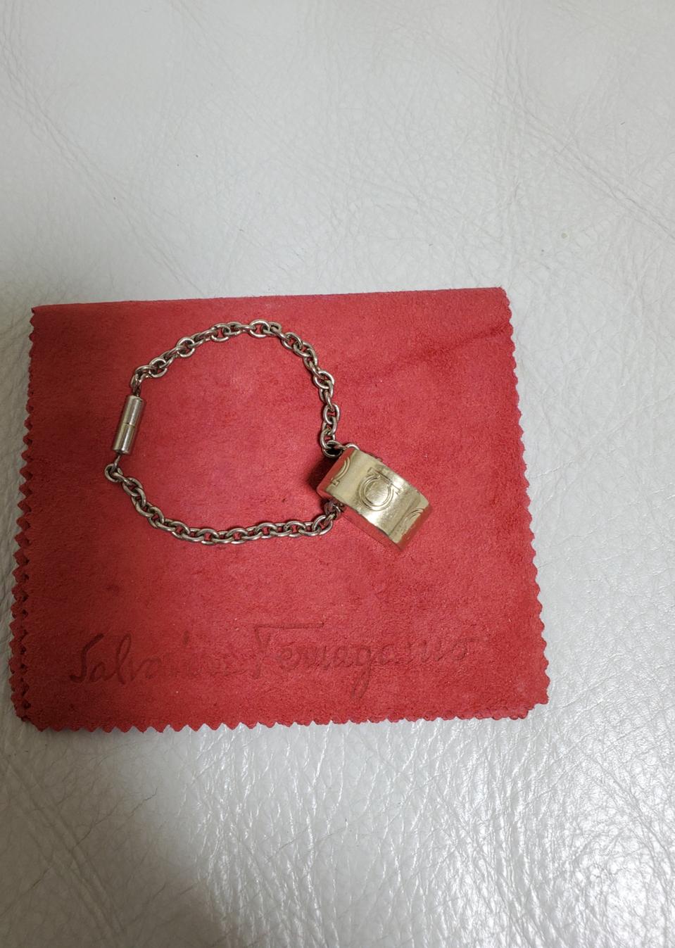 페레가모 간치니 키홀더(열쇠고리) 정품