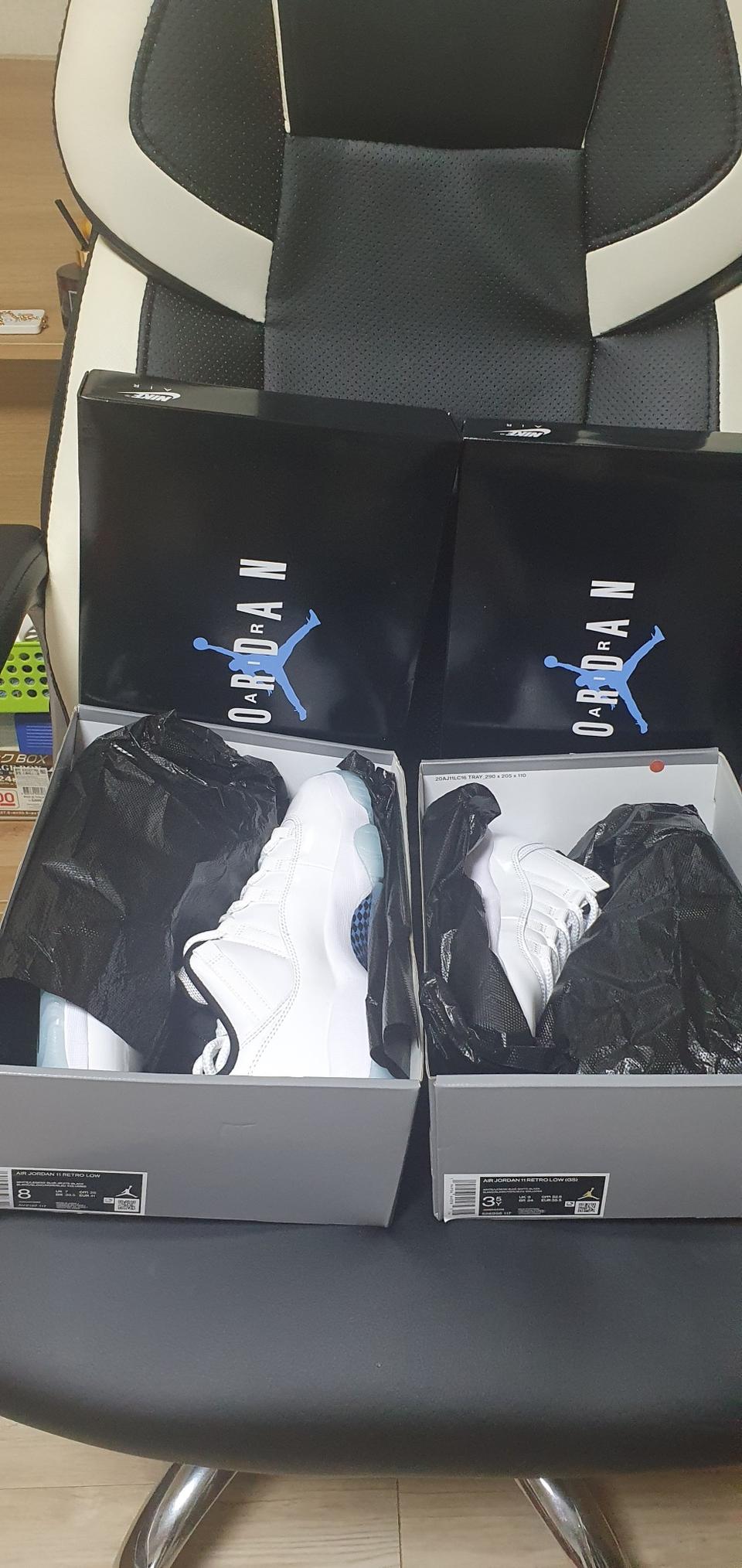 (225)새상품 나이키 조던11 로우 레전드블루