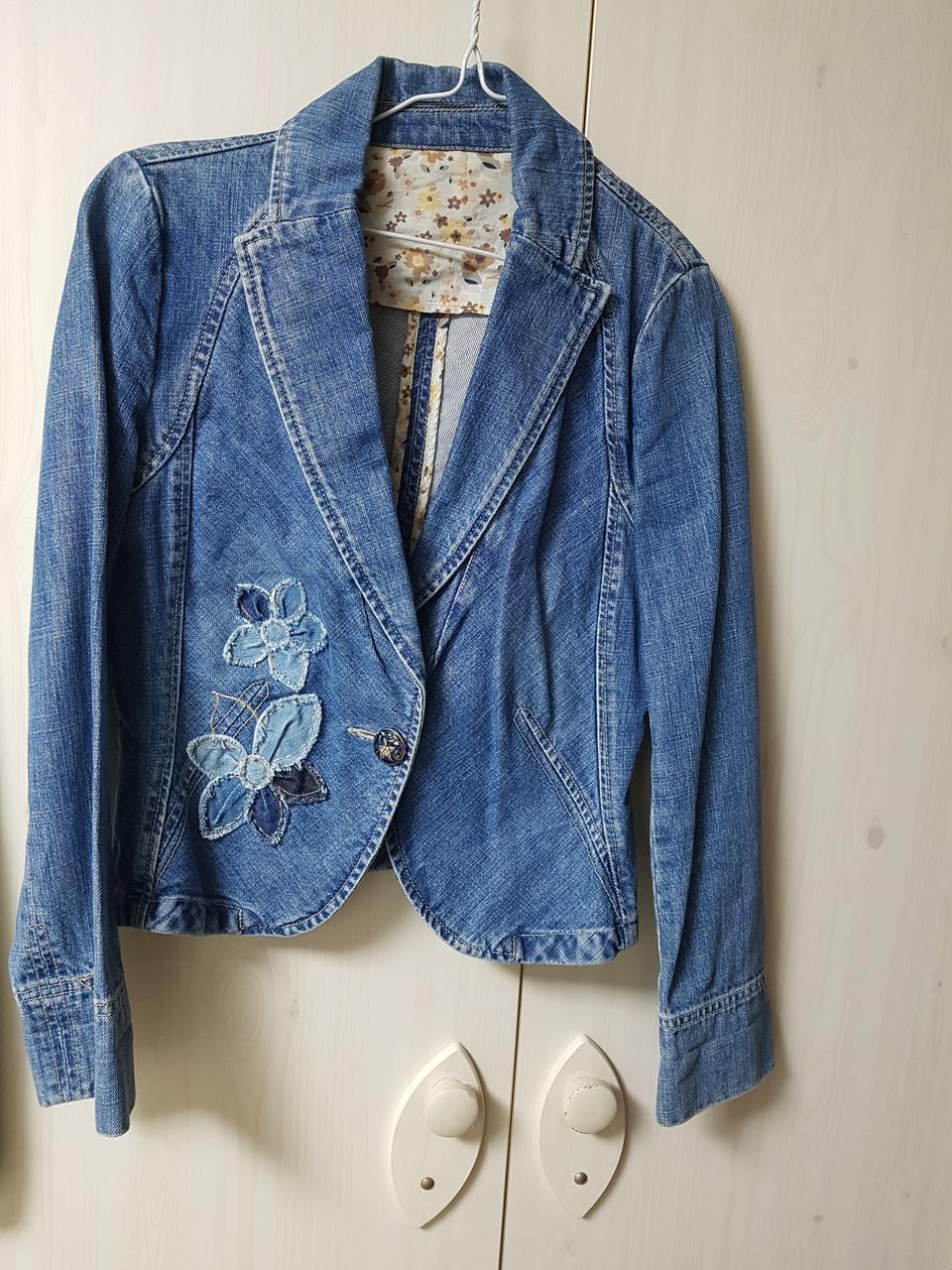 꽃 포인트 데님자켓