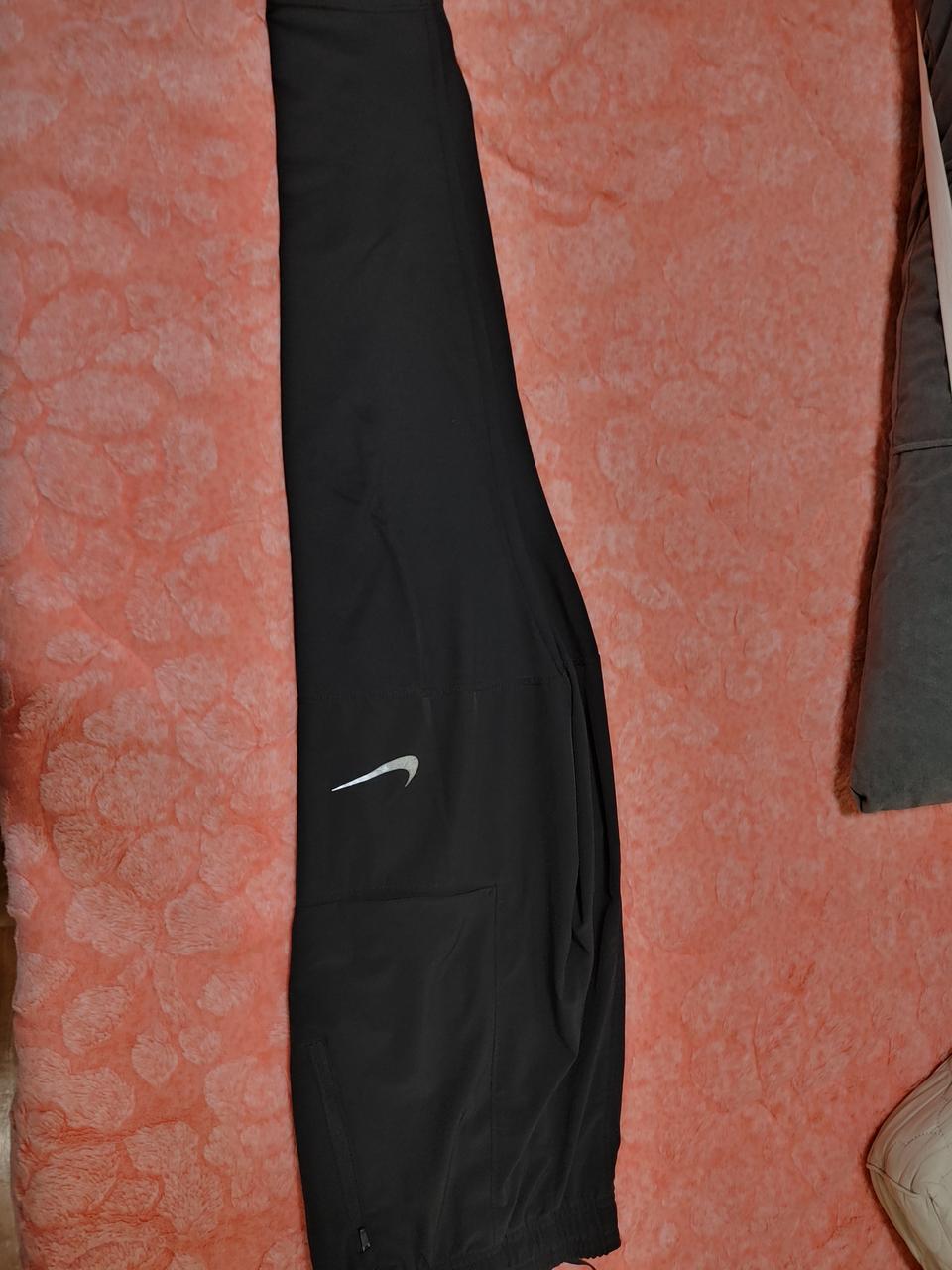 나이키 에센셜하이브리드 팬츠m팝니다