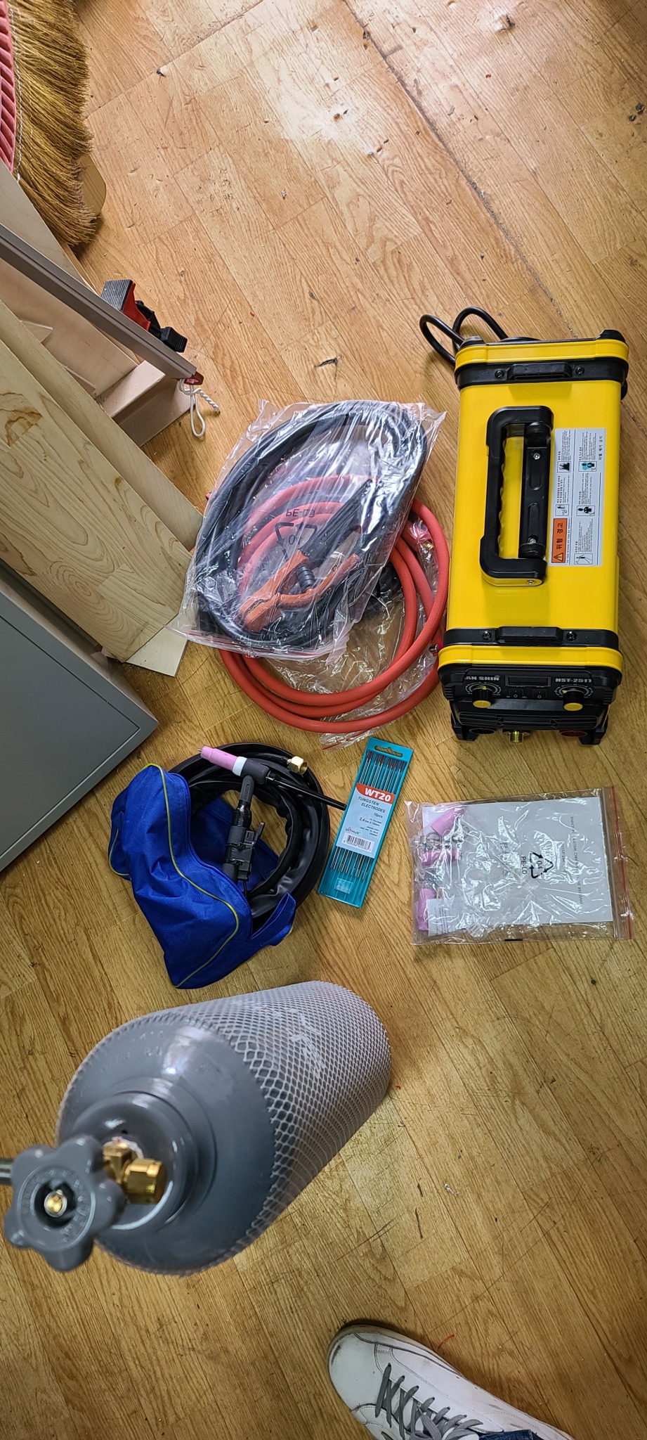 알곤 아크 겸용 용접기,자동용접면,텅스텐,알곤용접봉,알곤가스 일괄판매