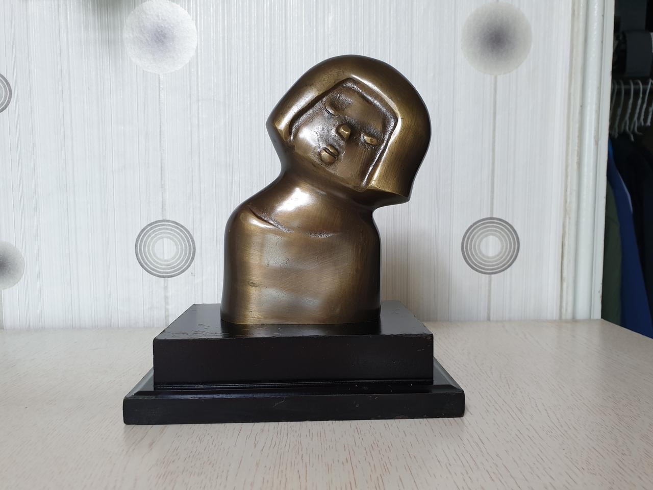 단발머리 소녀 브론즈