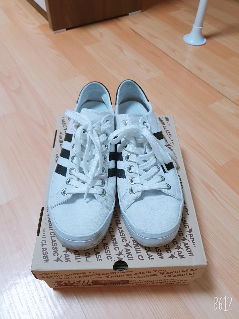 아디다스 스니커즈