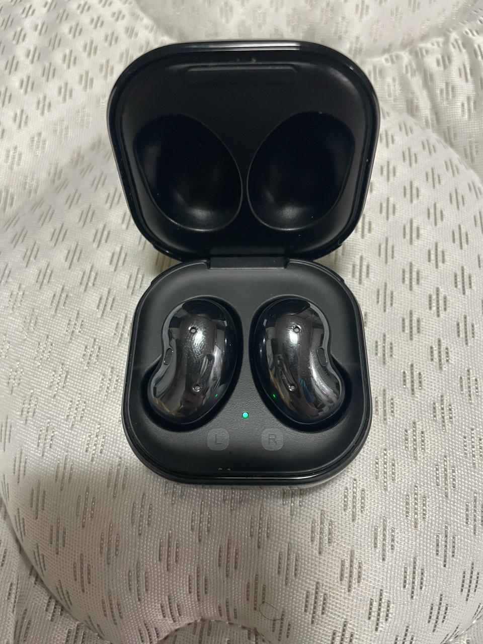 버즈 라이브 블랙