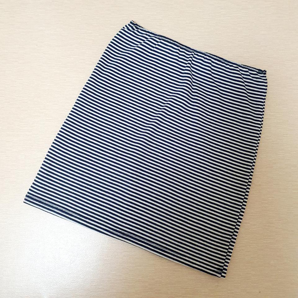 줄무늬 치마