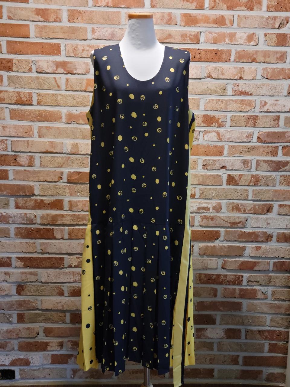 럭키슈에뜨 배색 도트 원피스