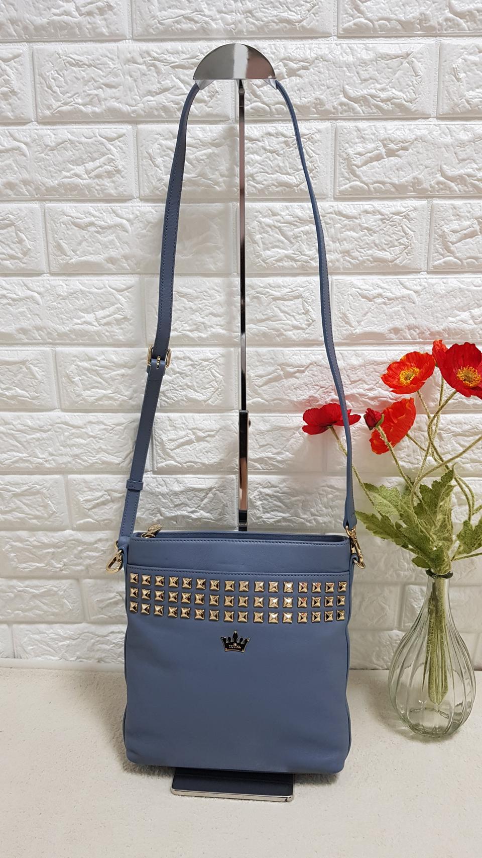 안전 J.ESTINA 제이에스티나 신형 아만다 /스터드/ 크로스바디/정품