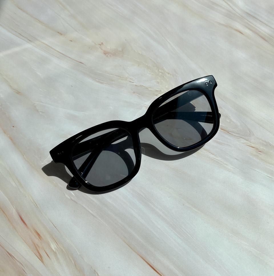 8001 틴트 뿔테 선글라스